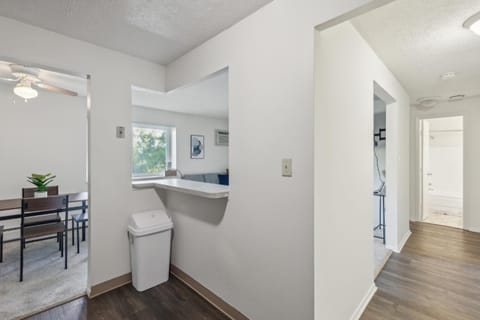 Scenic towers 3012 I Cozy & Comfy I Free Parking Apartment in Parma