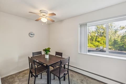 Scenic towers 3012 I Cozy & Comfy I Free Parking Apartment in Parma