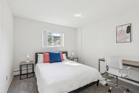 Scenic towers 3105I Cozy & Comfy I Free Parking Apartment in Parma