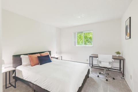 Midtown 3402I Cozy & Comfy I Free Parking Apartment in Parma