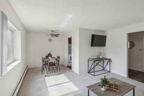 Midtown 3402I Cozy & Comfy I Free Parking Apartment in Parma