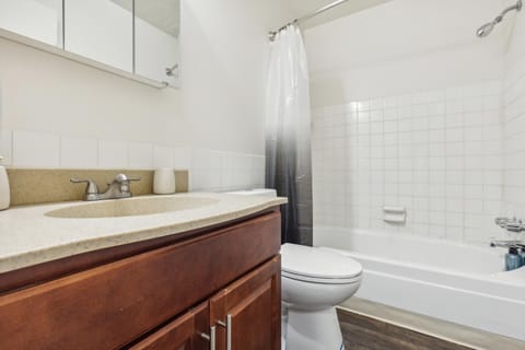 Midtown 3402I Cozy & Comfy I Free Parking Apartment in Parma