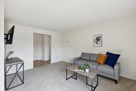 Midtown 3602I Cozy & Comfy I Free Parking Apartment in Parma