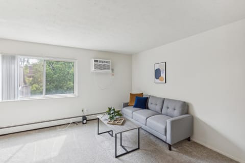 Midtown 3605I Cozy & Comfy I Free Parking Apartment in Parma