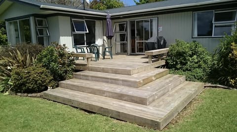 Aroha Island Eco Retreat House in Northland