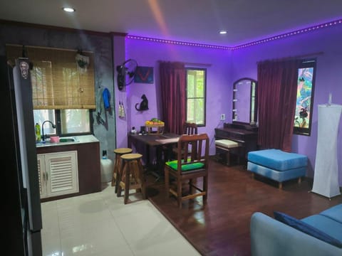 Kitchen or kitchenette, Living room, Photo of the whole room, Seating area, Dining area