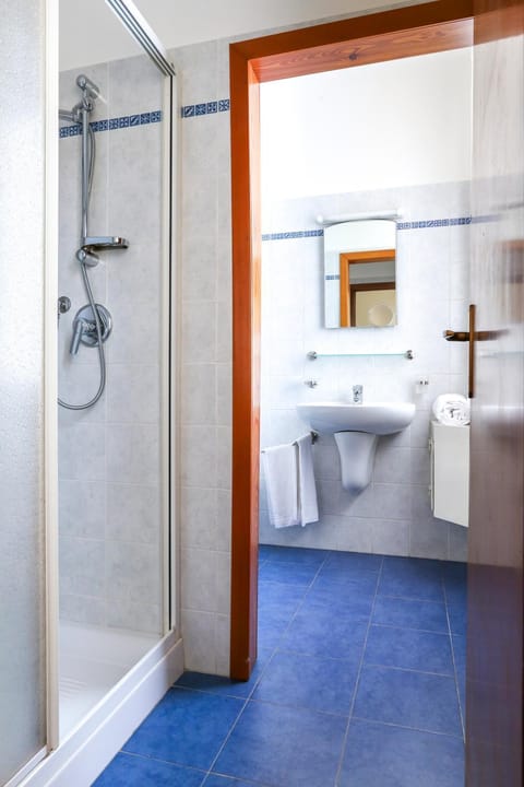 Shower, Bathroom, Bedroom