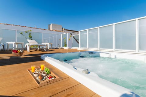 Day, Hot Tub, sunbed