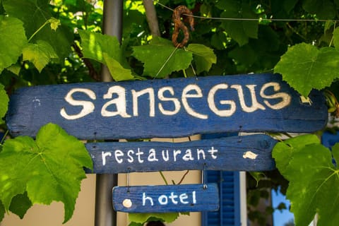 Restaurant/places to eat, Logo/Certificate/Sign