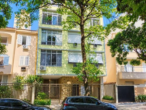 Property building, Street view