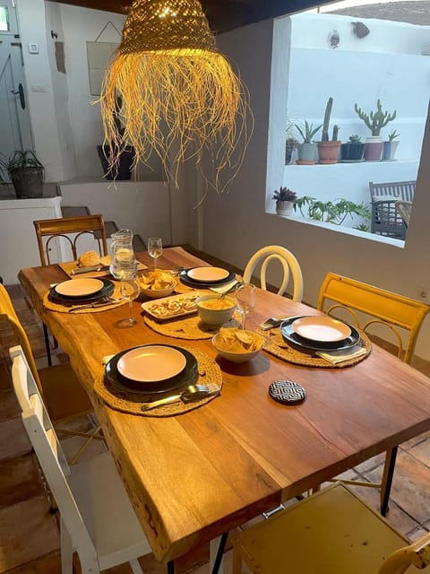 Patio, Dining area, Dinner