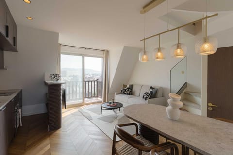 Balcony/Terrace, Kitchen or kitchenette, Living room, Dining area
