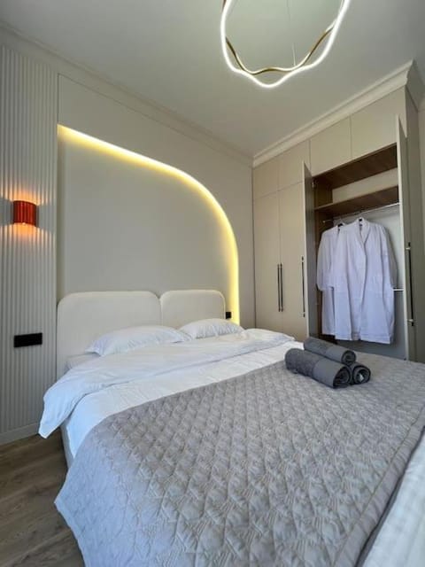 Bed, Photo of the whole room, Bedroom, towels, wardrobe