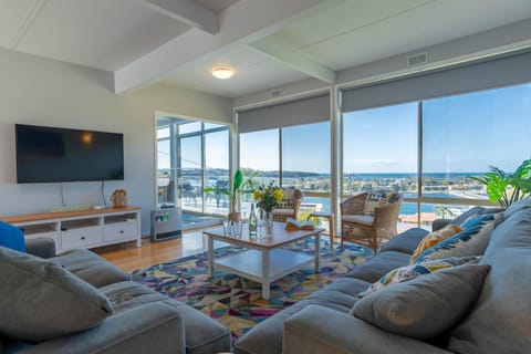 Lounge or bar