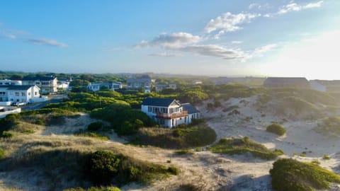 Property building, Day, Natural landscape, Bird's eye view, City view