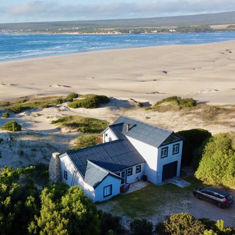 Property building, Day, Natural landscape, Bird's eye view, Beach, Sea view