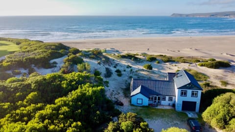 Property building, Day, Natural landscape, Bird's eye view, Beach, Sea view