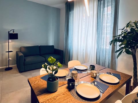 Living room, Floor plan, Dining area