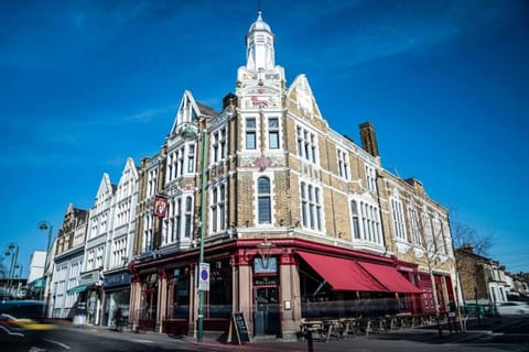 Property building, Street view, Location