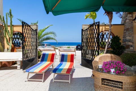 Patio, River view, Sea view, Quiet street view