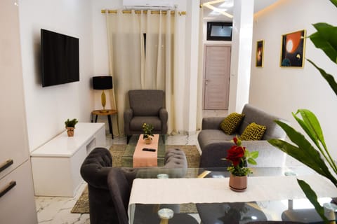 Communal lounge/ TV room, Living room, Dining area