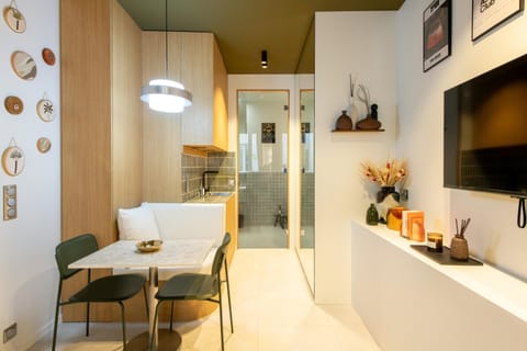 TV and multimedia, Kitchen or kitchenette, Seating area