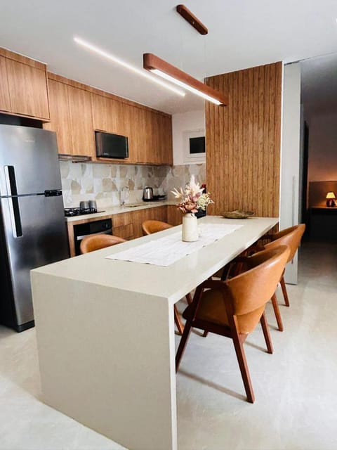 Kitchen or kitchenette, Dining area, minibar, oven, pet friendly, stove