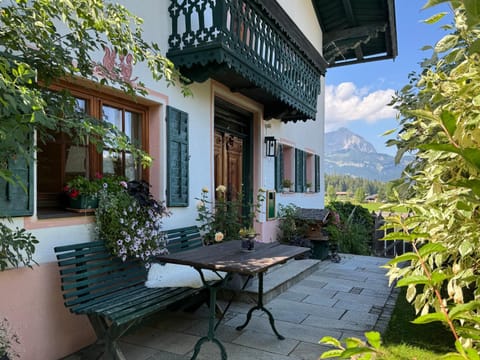 Property building, Spring, Day, Balcony/Terrace, Dining area, Mountain view