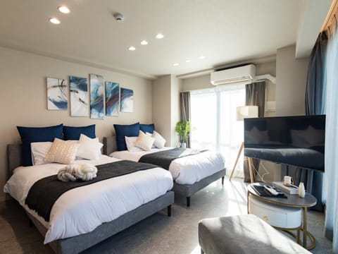 Bed, TV and multimedia, Living room, Bedroom