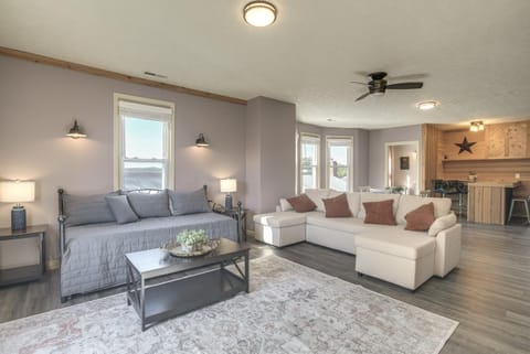 Downtown Condo about 23 Mi to Hocking Hills State Park Apartment in Ohio