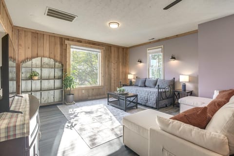 Downtown Condo about 23 Mi to Hocking Hills State Park Apartment in Ohio