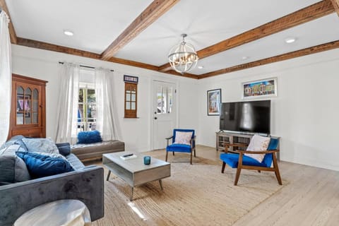 Magazine St 3BR w Private Pool & Patio House in New Orleans