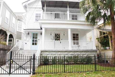 Magazine St 3BR w Private Pool & Patio House in New Orleans