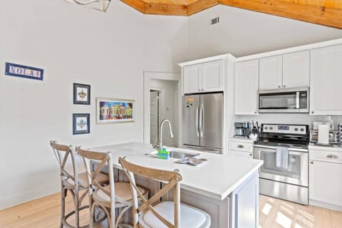 Magazine St 3BR w Dual Balconies Near FQ House in New Orleans