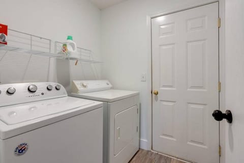 Sutherland Retreat 3BR 2BA and 2 car garage House in Tennessee