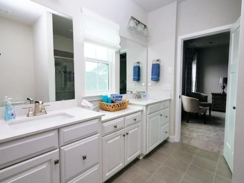 The Grey Havens Spacious Cozy 3 bed House in Franklin