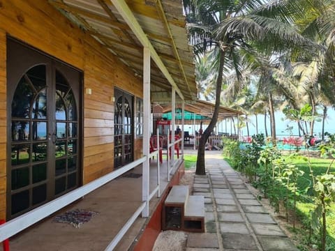 Patio, Day, Natural landscape, Garden, View (from property/room), Balcony/Terrace, Garden view, Sea view