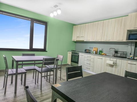 Restaurant/places to eat, Kitchen or kitchenette, Communal kitchen, Breakfast, kitchen, kitchen