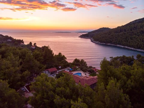 Neighbourhood, Natural landscape, Bird's eye view, Hiking, Mountain view, Sea view, Swimming pool, Swimming pool, Sunset