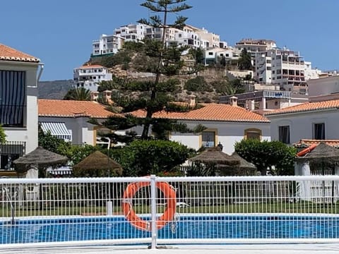 Mountain view, Pool view, Swimming pool
