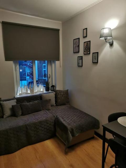 Bed, TV and multimedia, Living room, Photo of the whole room, Seating area