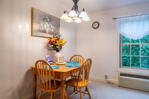 Owl's Nest Retreat Apartment in Ohio