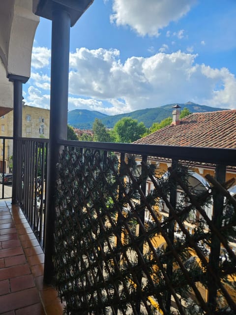 Balcony/Terrace, Mountain view