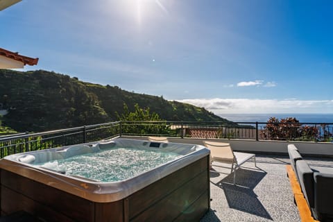 View (from property/room), Mountain view, Sea view
