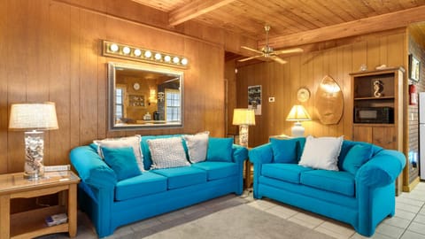 Vintage Waves House in Laguna Beach