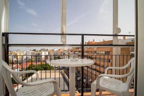 Day, View (from property/room), Balcony/Terrace, City view