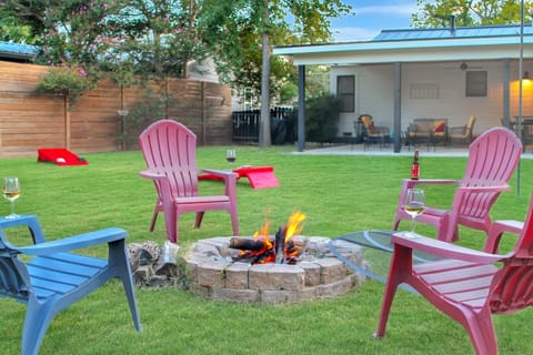 Kilted Cowboy - Hot Tub Fire Pit & Close to Main House in Fredericksburg
