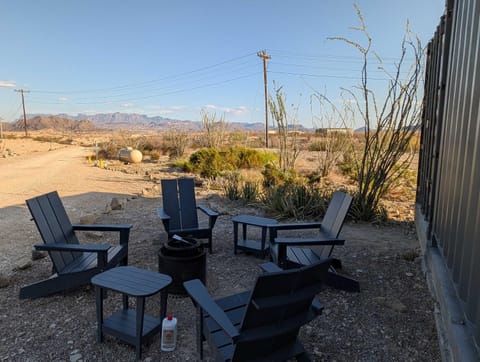 Container Home at Stardust Big Bend 5 min from Park Apartment in Big Bend National Park