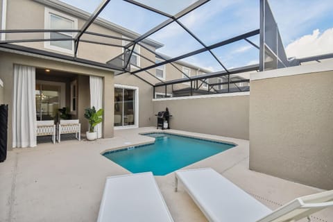 Facade/entrance, Swimming pool