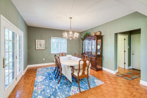 Spacious Home with Hiking Trail Access in Bristol! House in Bristol